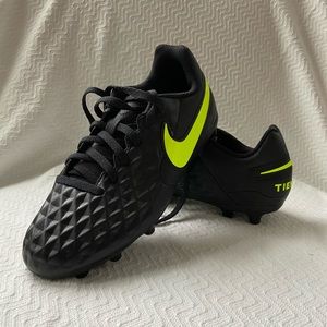 NIB Nike Tiempo cleats!